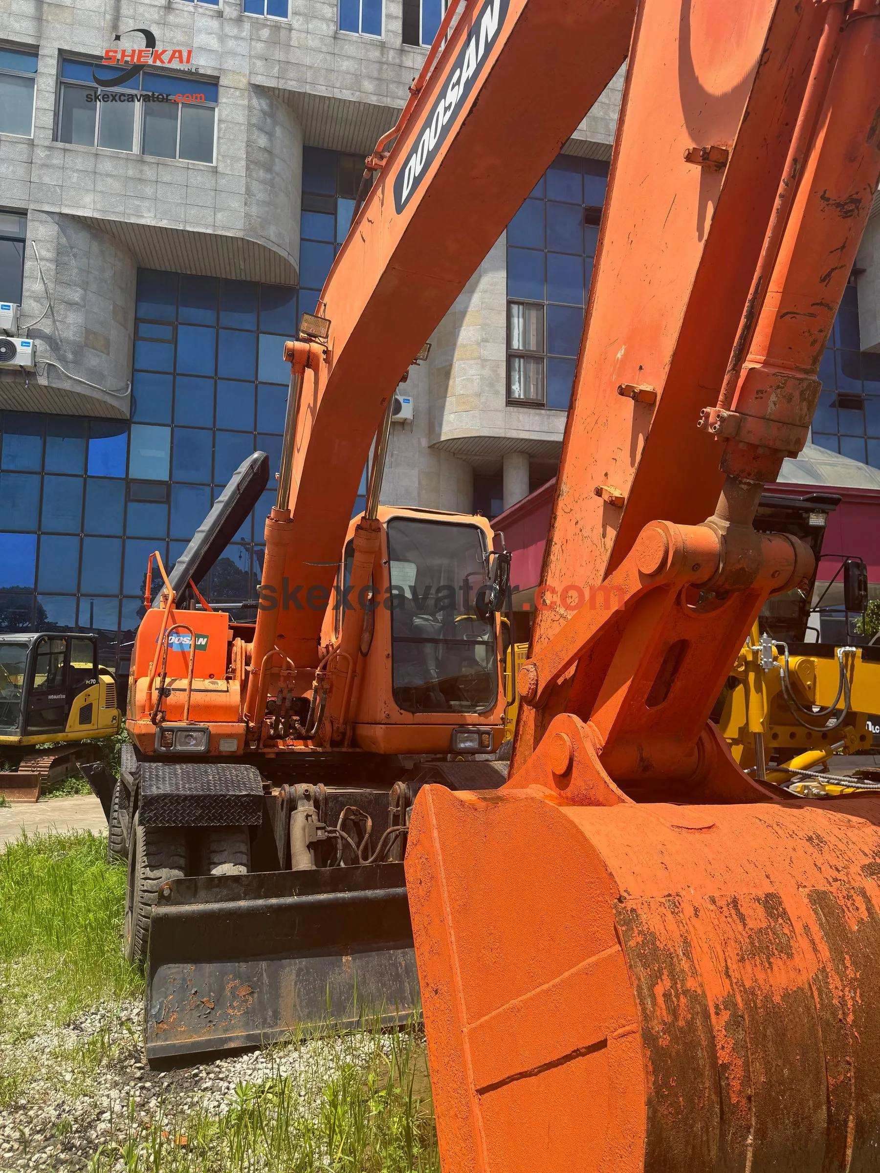 Used Doosan DH210W-7 Wheeled Excavator for sale - photo 5