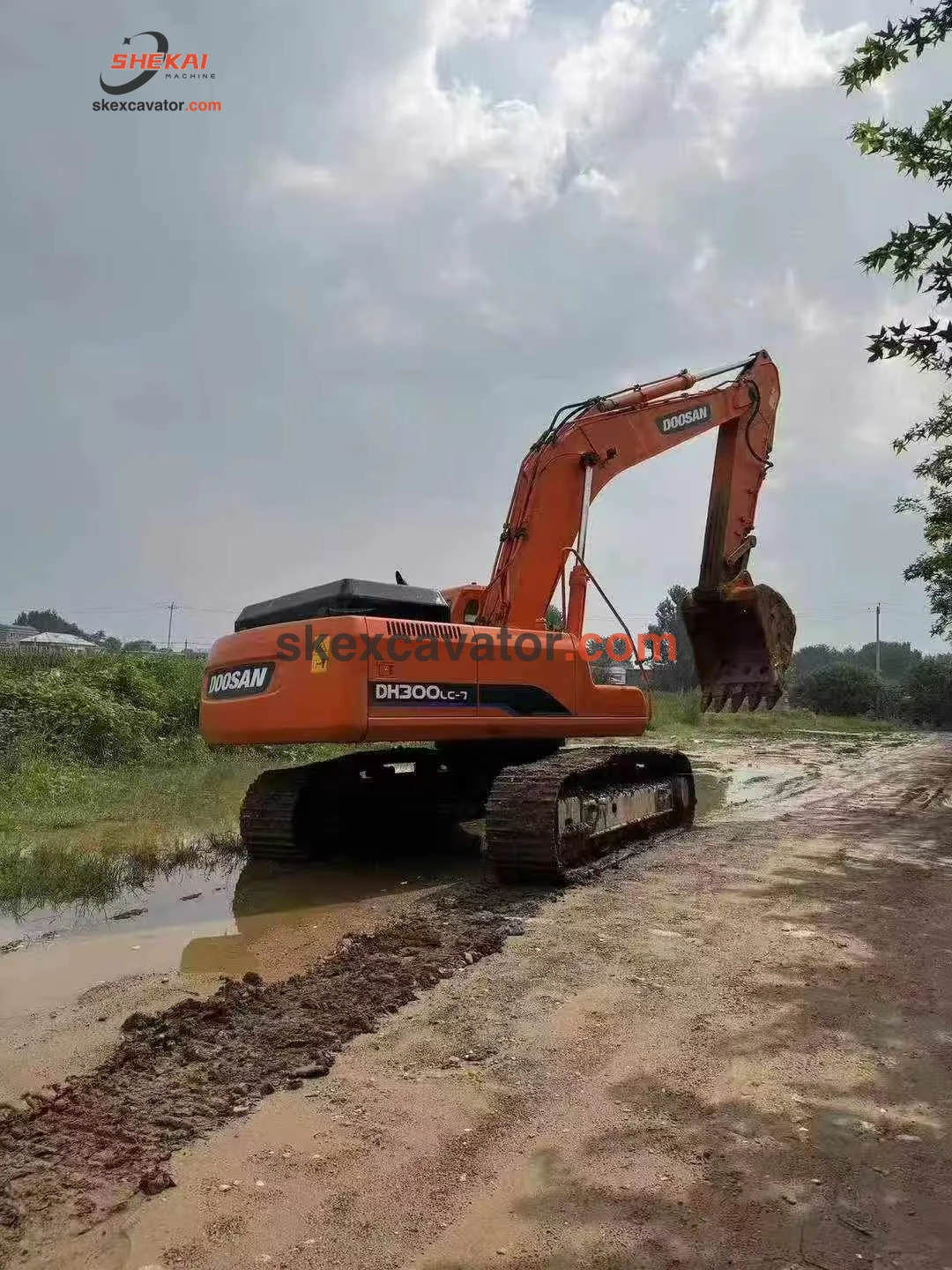 Used Doosan DH300LC-7 Crawler Excavator for sale - photo 5