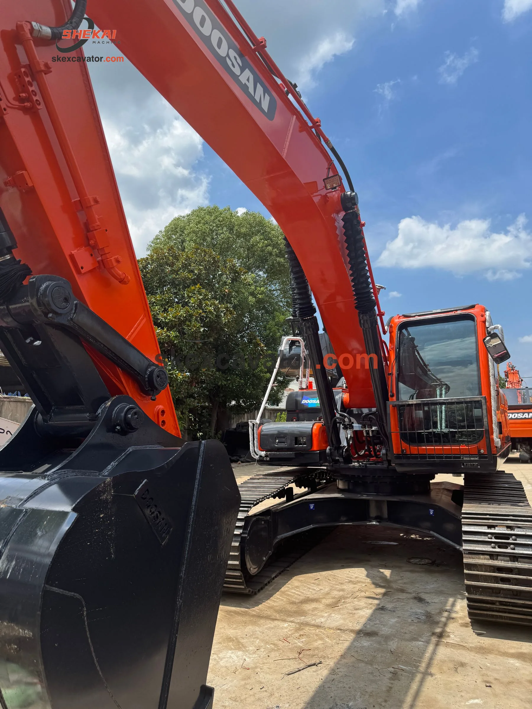 Used Doosan DX300LC-9C Crawler Excavator for sale from China