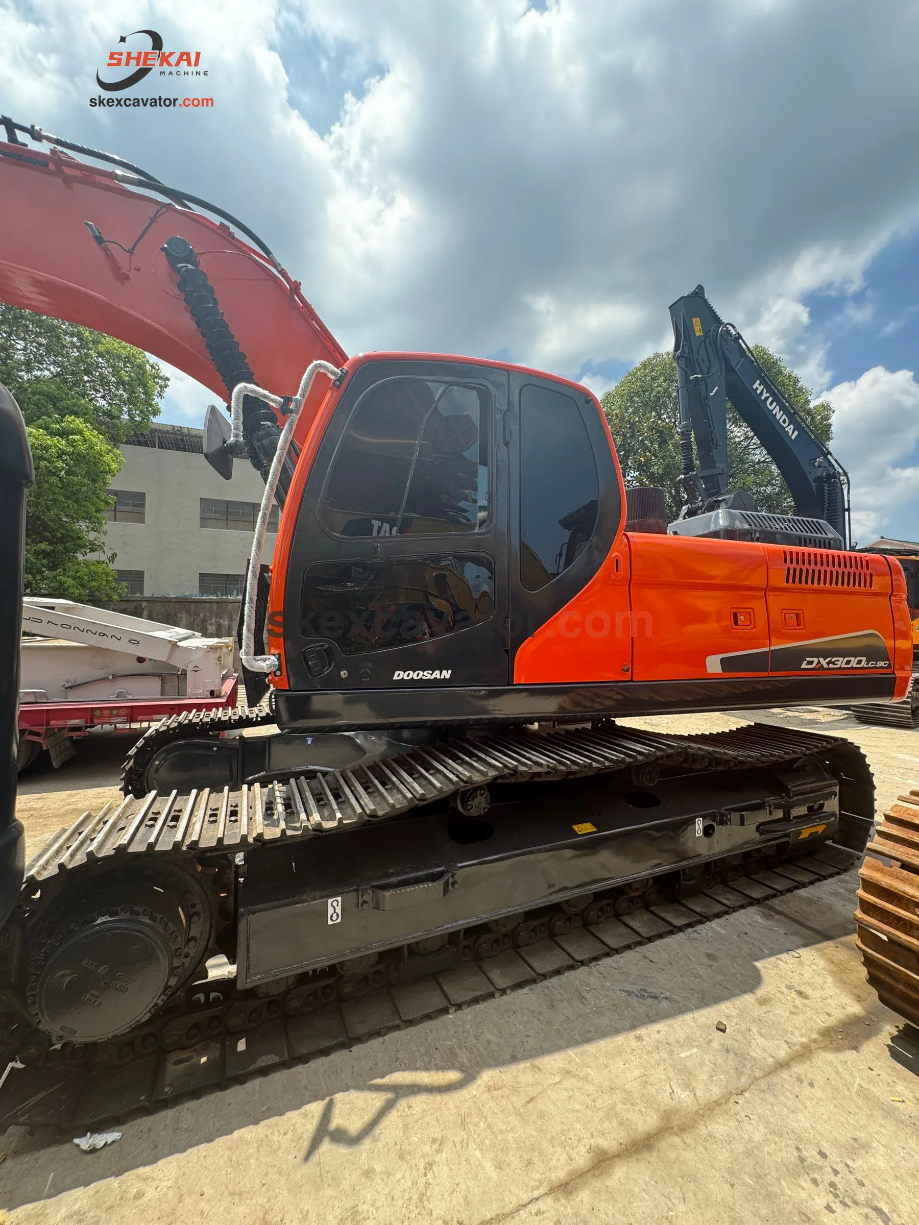 Used Doosan DX300LC-9C Crawler Excavator for sale - photo 13