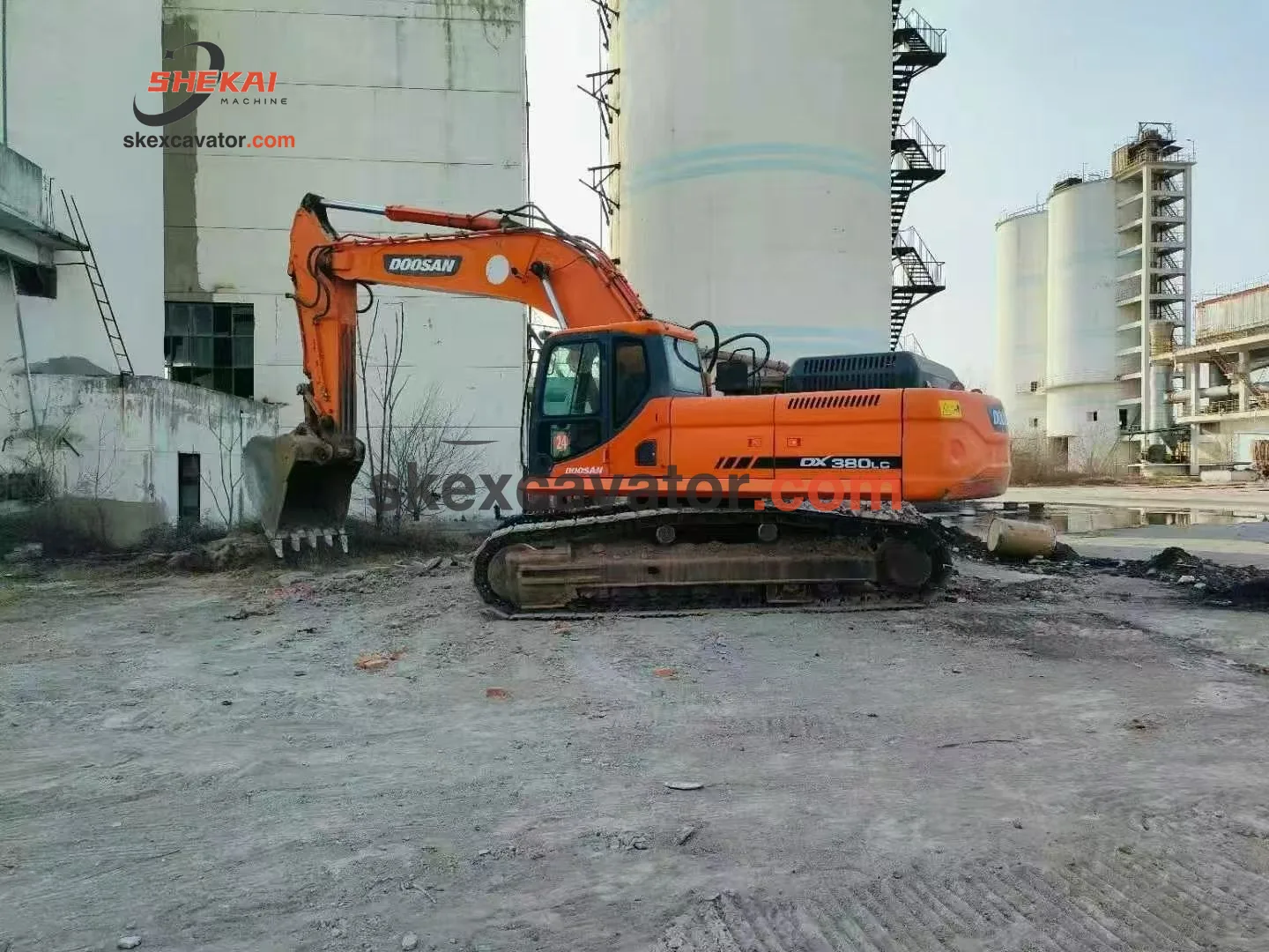 Used Doosan DX380LC Crawler Excavator for sale - photo 3